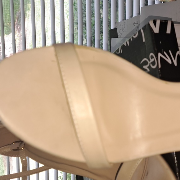 Wild diva, cream color open toe heels, size 9 - Picture 7 of 7